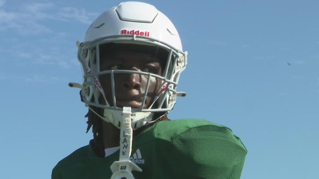 Meet DeMarcus DeRoche, Cardinal Gibbons tight end and Nat Moore Trophy contender — CBS Miami, San Antonio Schools news