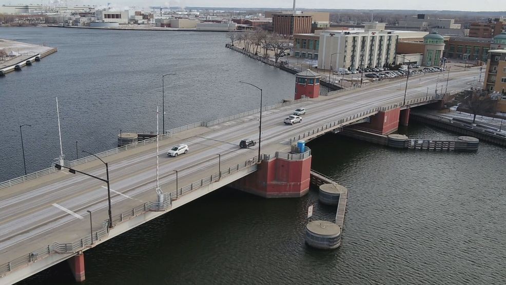 Ray Nitschke Memorial Bridge in Green Bay reopens a week early after repairs — Fox 11 Green Bay Local, San Antonio Community news