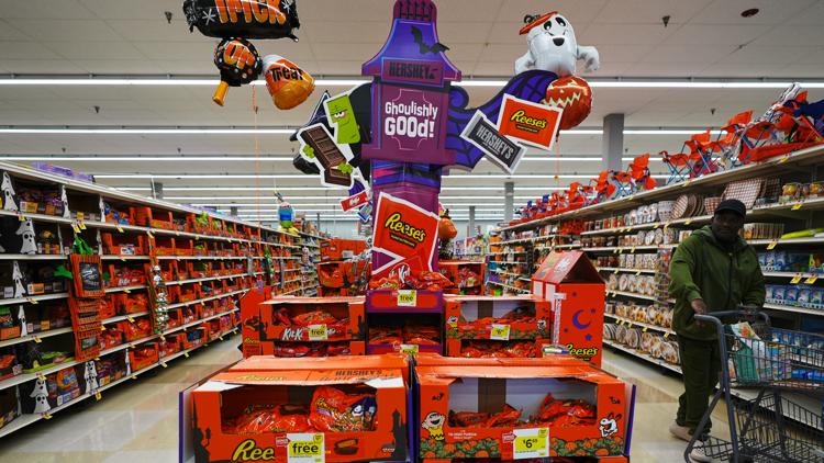 Halloween candy sales are off to a slow start amid high chocolate prices and affordability concerns — First Coast News Life JAX, San Antonio Community news