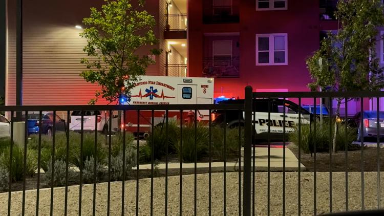 Man stabbed at west-side apartments; girlfriend detained at another location, police say — San Antonio Health news