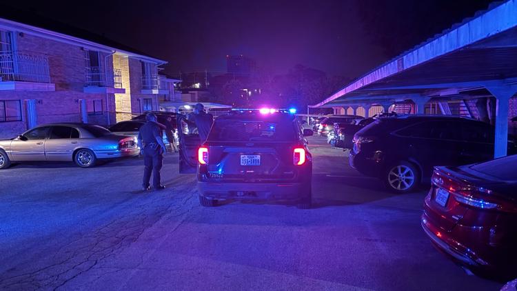 Man grazed by bullet after argument turns into fight just north of downtown — KENS 5 (San Antonio), San Antonio Business news