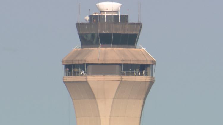 Flight about to take off from Bush Airport evacuated after smoke detected in cabin — KENS 5 (San Antonio)